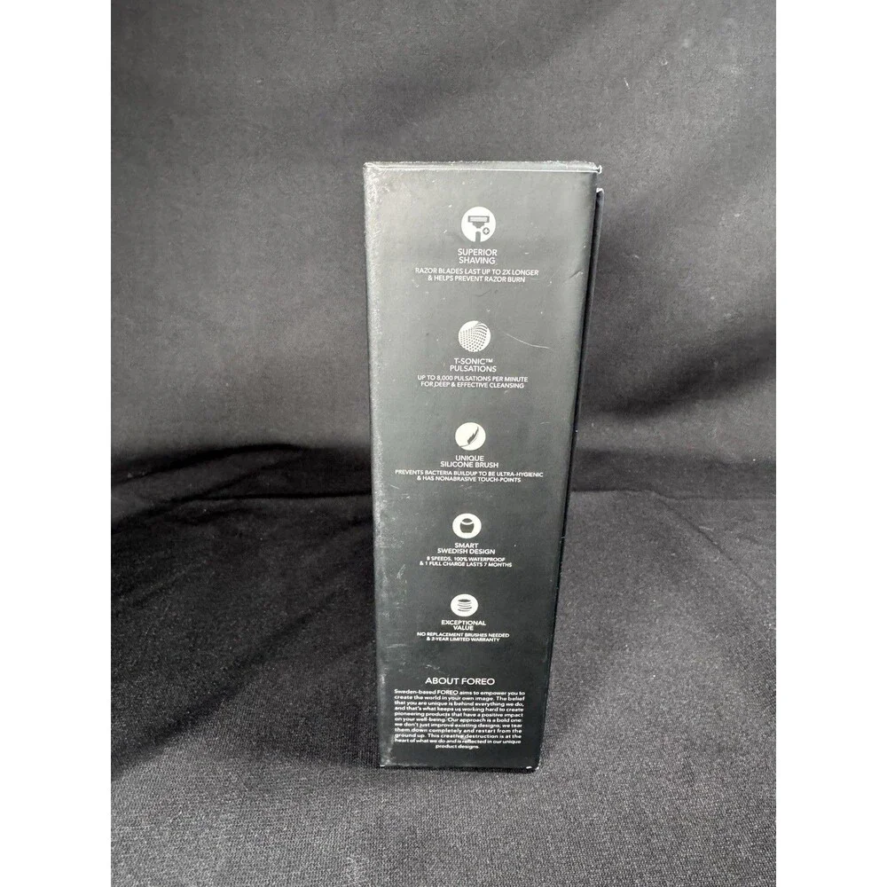 FOREO Luna Men's Smart Facial Cleansing & Anti-Aging Device - Black